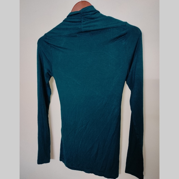 Teal Long Sleeve Top (INTERNATIONAL) 💙 - Picture 6 of 8